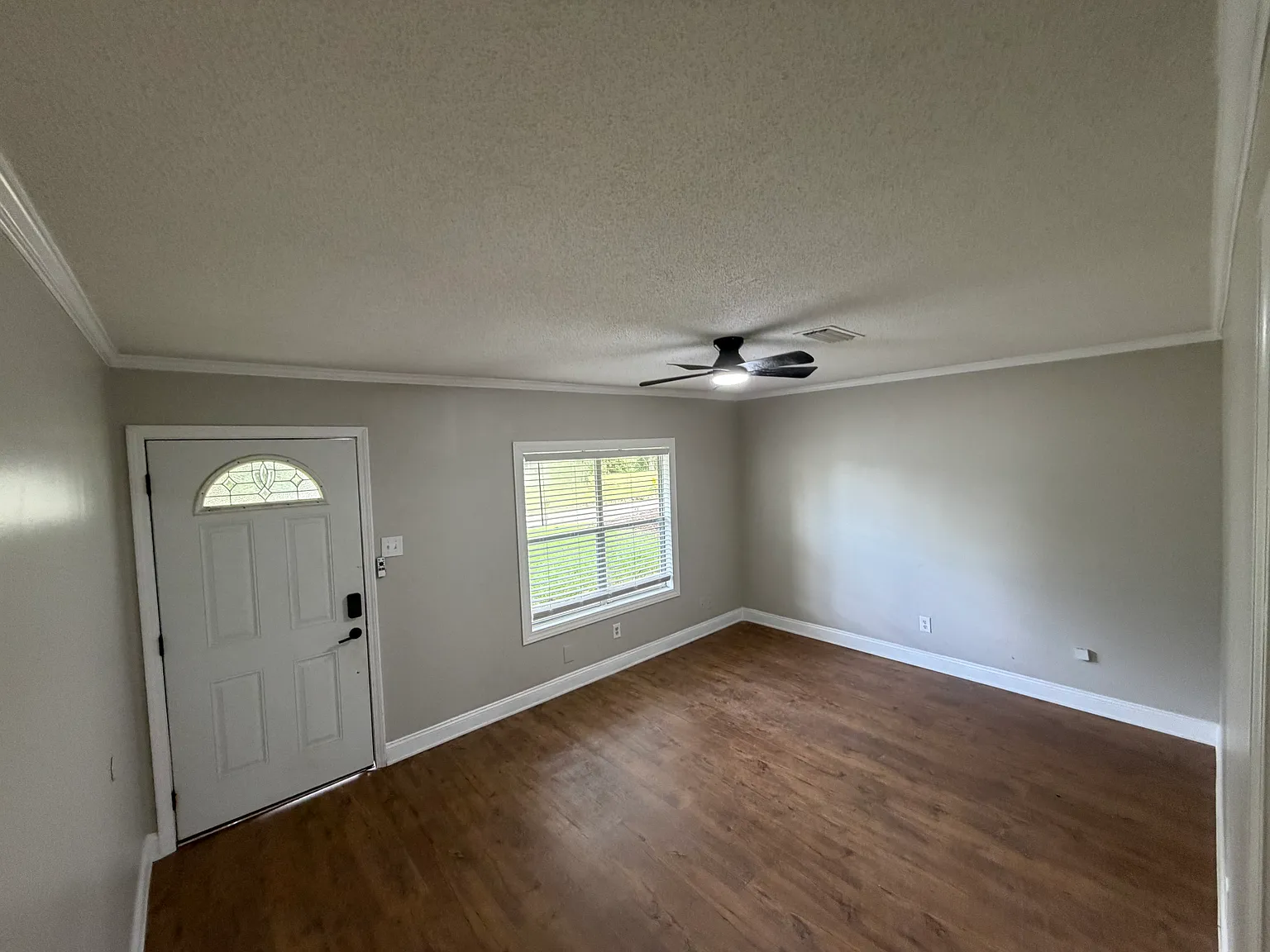 4 bed, 1312 sqft, $1,950 — Photo 2