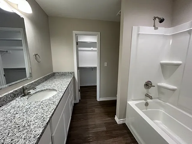 3427-3478 Brooke Pl #3460 — Photo 6