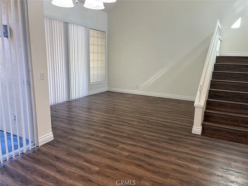 3 bed, 2.5 bath, 1362 sqft, $4,200 — Photo 4