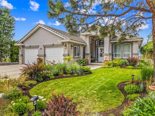 187 Coppertree Ct, Kamloops, BC V2E 2N4