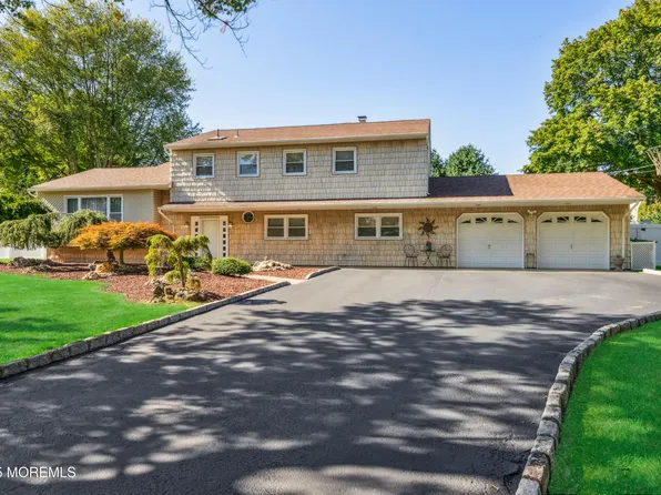 123 Woodcrest Drive, Freehold, NJ 07728