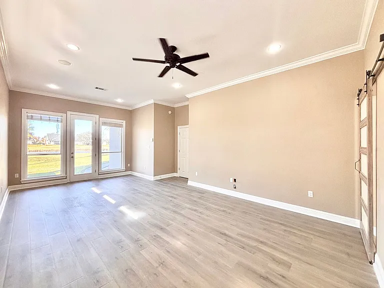 6181 Royal Palms Dr — Photo 23