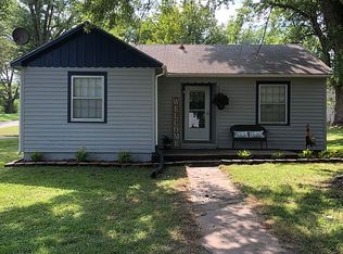 710 Walnut St, Valley Falls, KS 66088