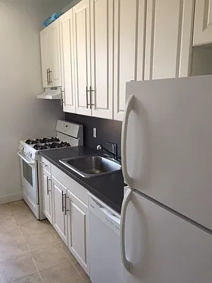 Rented by Quest Realty Sunnyside Corp | media 16