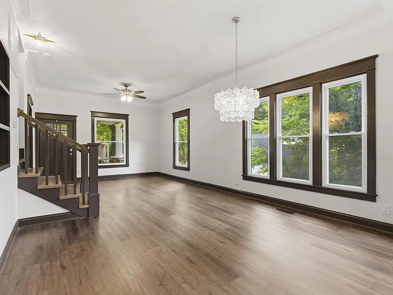837 S Kentwood Ave — Photo 8