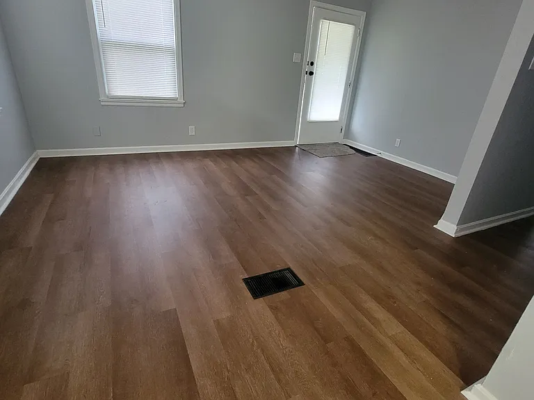1817 E Franklin St — Photo 2