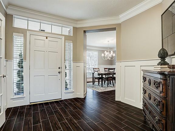 4th image of 2922 Autumn Creek Dr