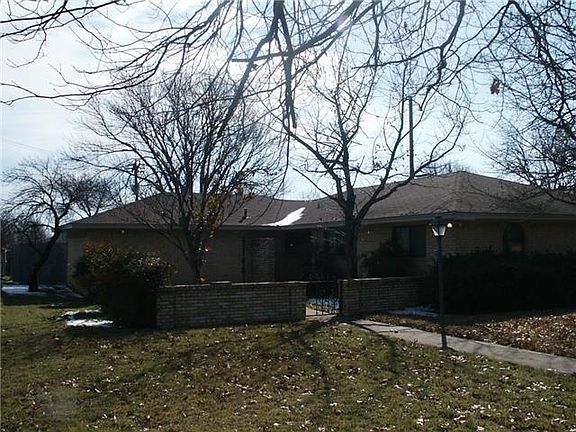 2nd image of 100 Hillside Ln