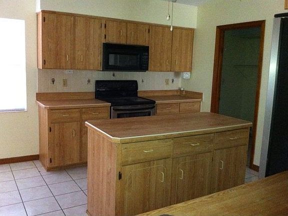 2nd image of 10 Beckner Ln