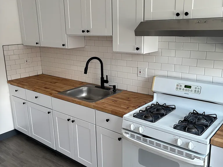 40 Folcroft Ave — Photo 4