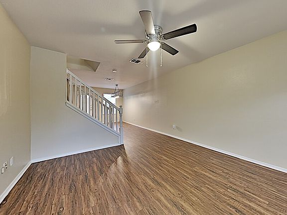 3rd image of 9752 Parkmere Dr