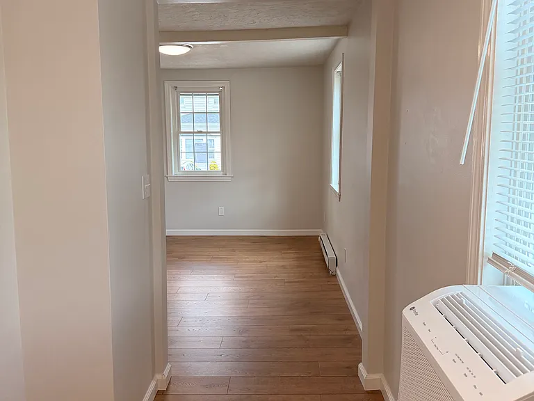 47 Vernon St E #1 — Photo 9