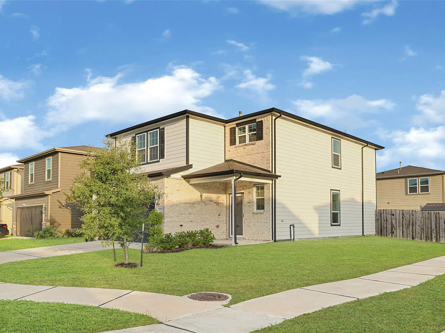 4 bed, 3.0 bath, 2064 sqft, $2,500 — Photo 2