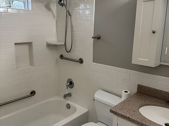 5th image of 2211 W 74th St