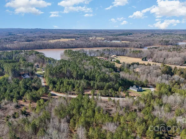 1283 Sunset Pointe Dr, Salisbury, NC 28146