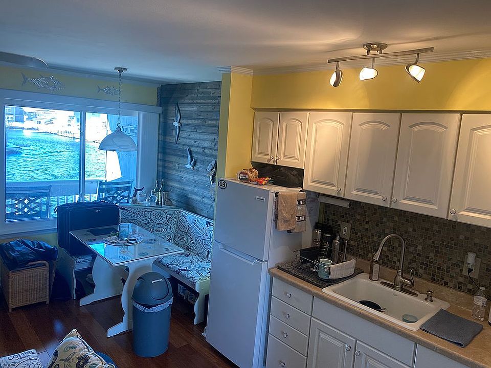 1st image of 1901 Bay Blvd #210