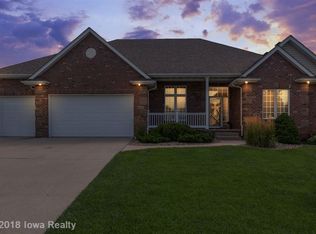 6609 Romford Ct, Johnston, IA 50131