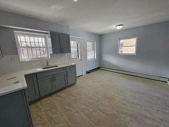 2nd image of 3207 Wickham Ave