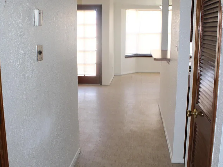 1472 Sierra De Oro Dr #0 — Photo 3