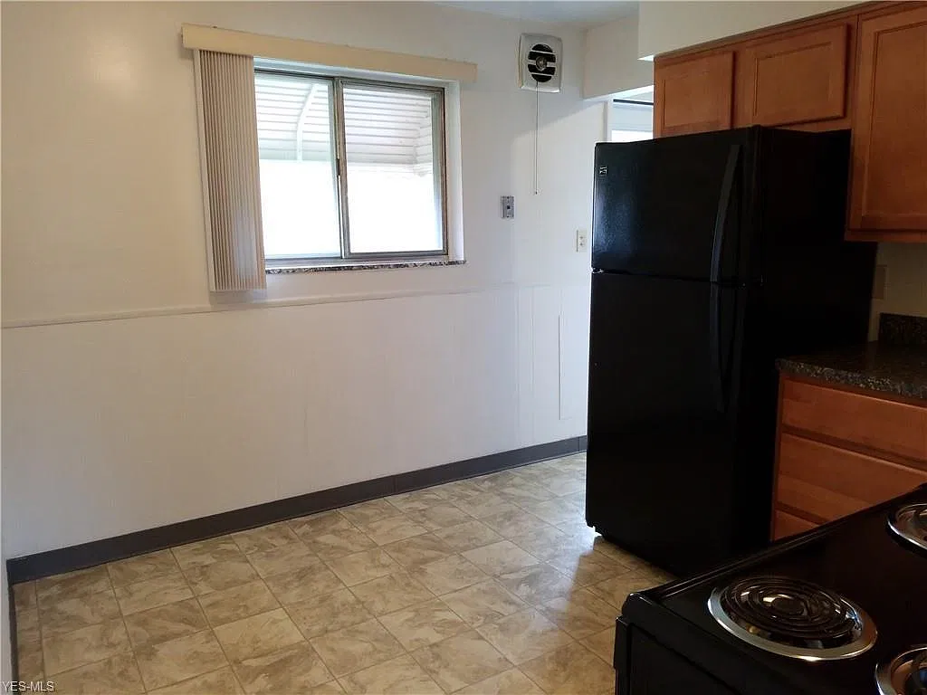 2 bed, 896 sqft, $1,100 — Photo 3