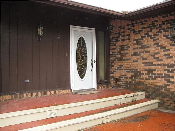 2nd image of 18 Windsor Dr