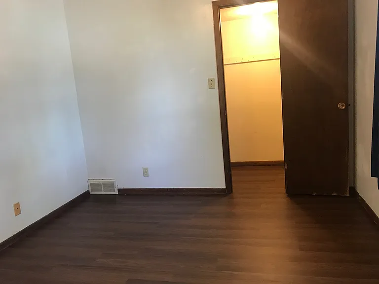 606 Cedar St — Photo 5