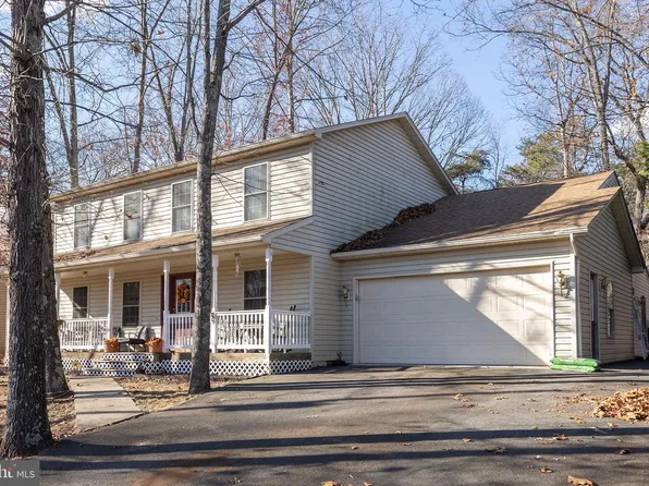 308 Laurel Dr, Cross Junction, VA 22625