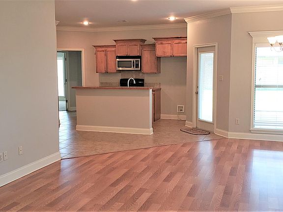 4th image of 104 Creekside Dr