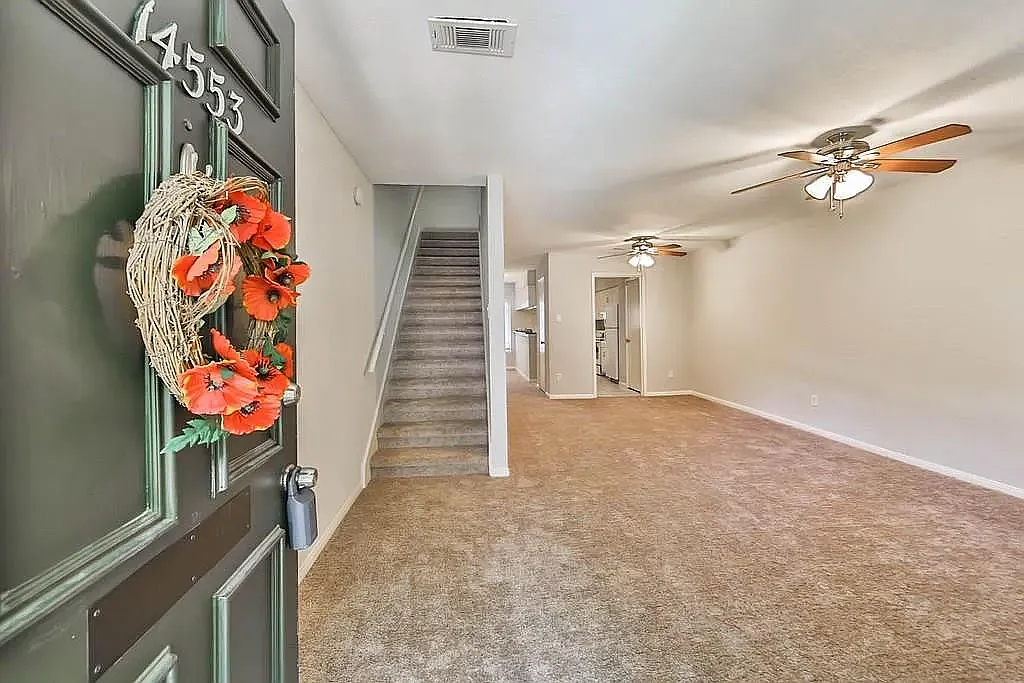 2 bed, 2.5 bath, 1264 sqft, $1,800 — Photo 3