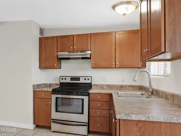 2821 N Columbus Blvd APT 11, Tucson, AZ 85712