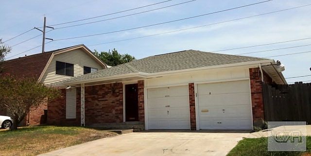 1st image of 2 Williamsburg Cir