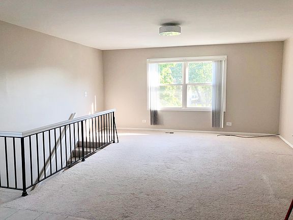 2nd image of 332 Somerset Ln