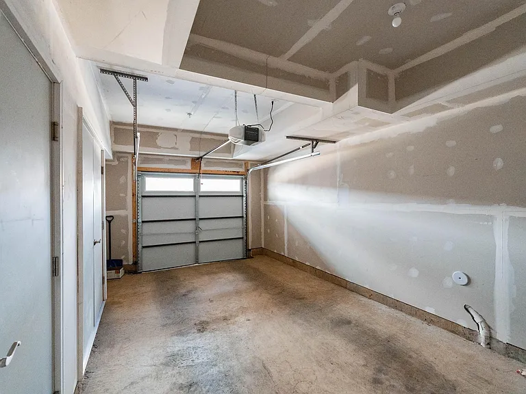 Spacious 1 car garage