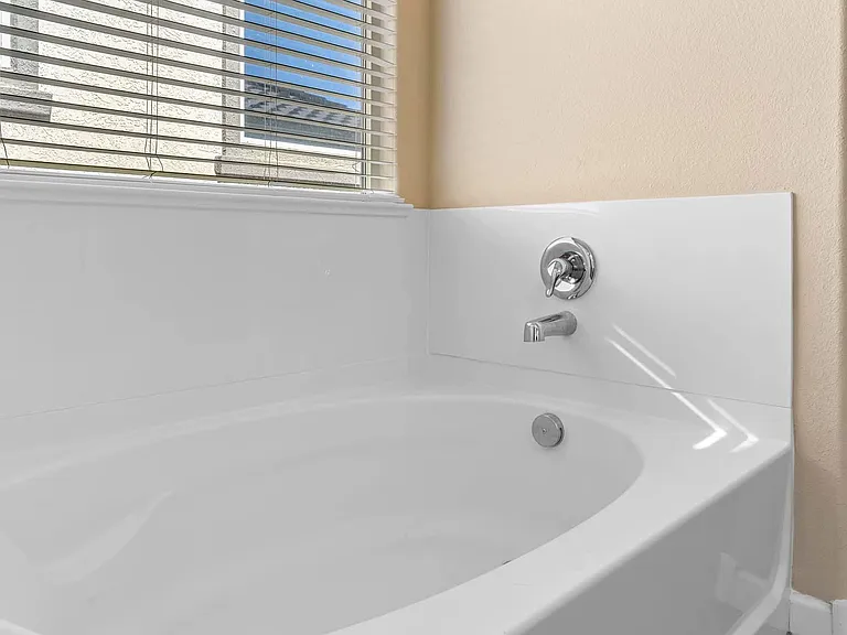 604 Loma Linda Loop NE — Photo 30