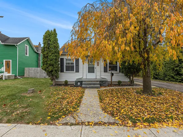 270 Pine St, Imlay City, MI 48444