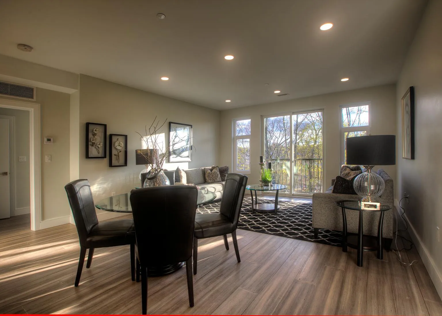 2 bed, 1347 sqft, $2,995 — Photo 4