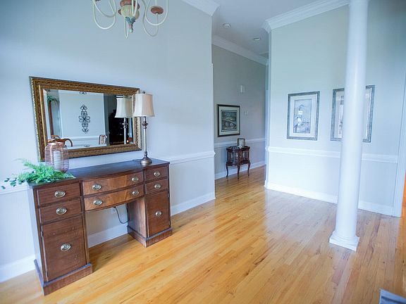 5th image of 294 River North Drive