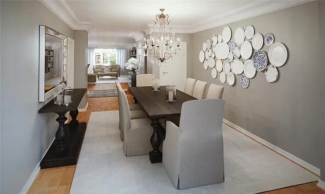 Sold by R New York | media 10