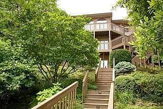 2nd image of 470 Shoreline Dr