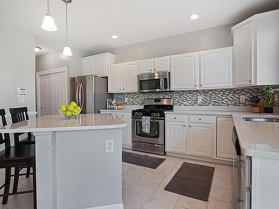 5th image of 13380 Silverbrook Dr NW