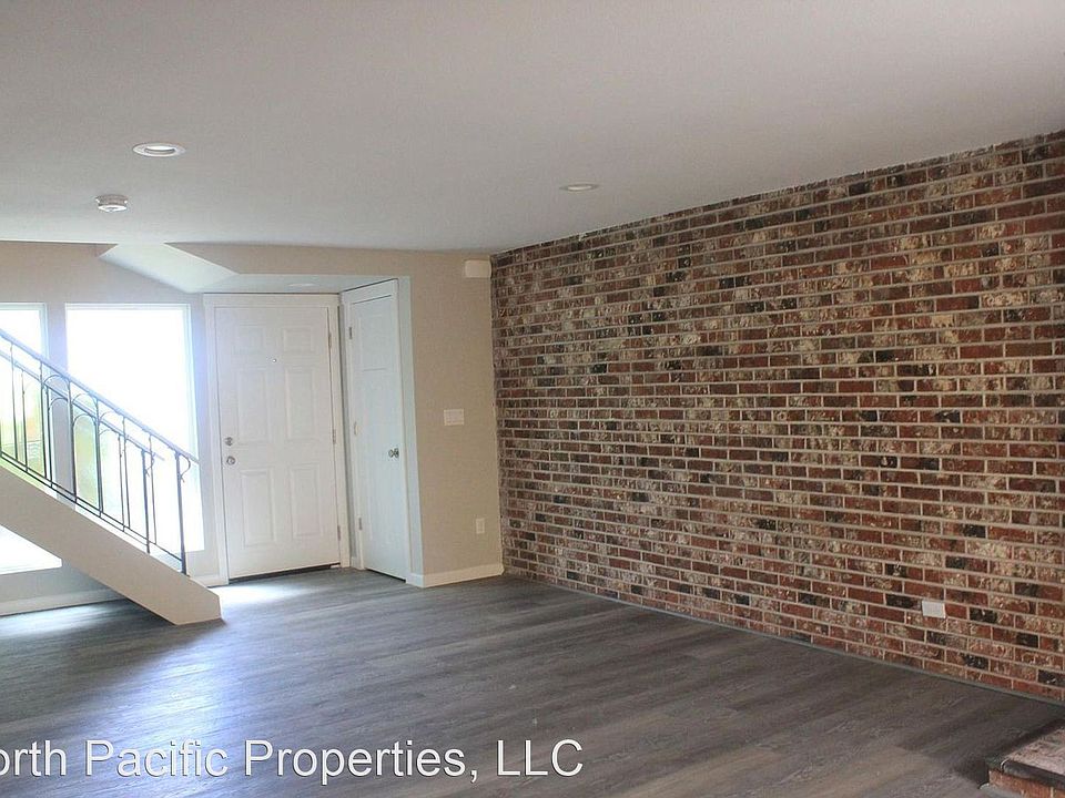 1st image of 14301 NE 7th Pl APT 2