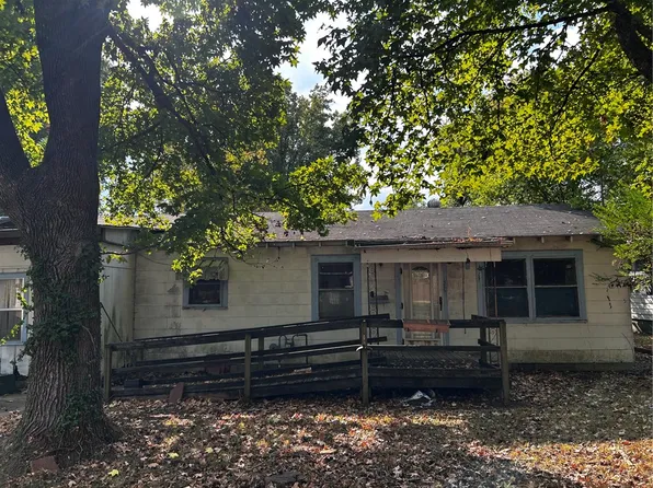 1325 S West Ave, Fayetteville, AR 72701