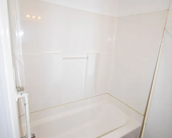 947 Charlotte St — Photo 12