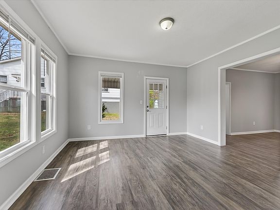 5th image of 859 Greenwood Ave