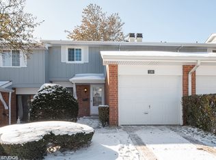 1180 Briarcliffe Blvd, Wheaton, IL 60189