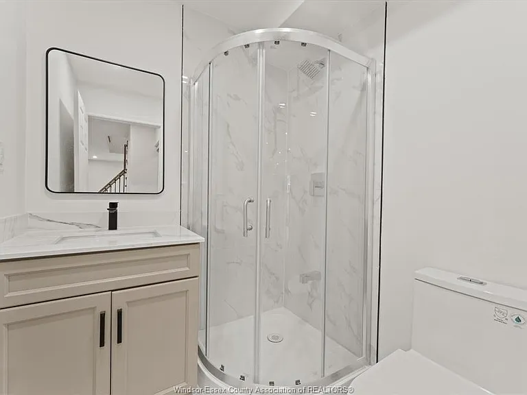 702 Pierre Ave #3 — Photo 10