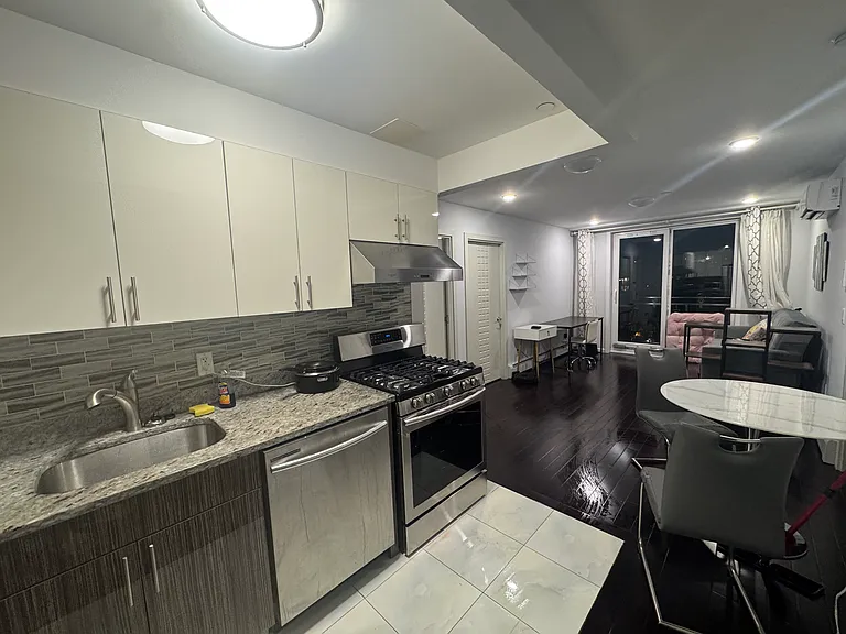 138-12 Northern Blvd #6D — Photo 2
