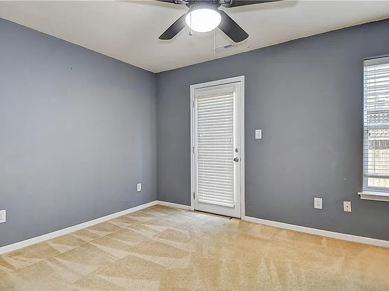 624 Foster Ln — Photo 5