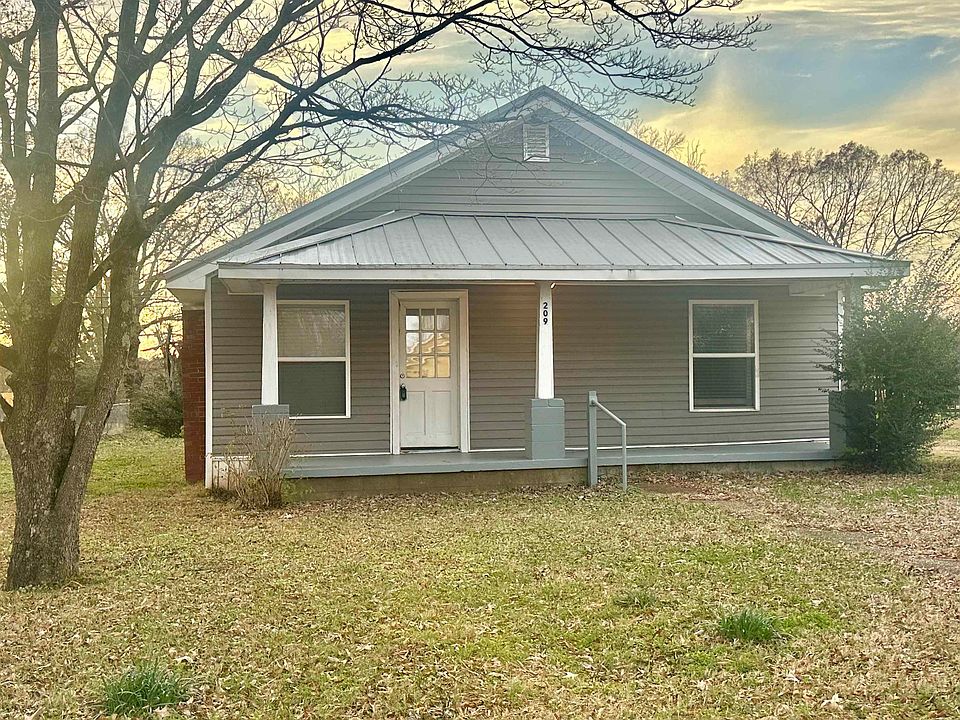 1st image of 209 Weakley St