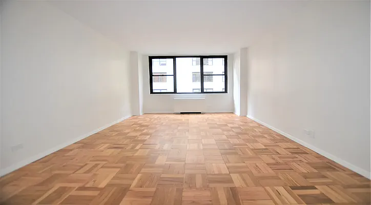 Rented by Manhattan Realty Group | media 7